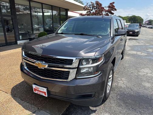 Tungsten Metallic 2018 Chevrolet Suburban LS