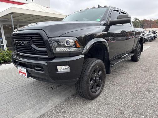 2018 RAM 3500 Laramie Crew Cab 4x4 6'4' Box