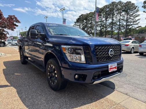 Deep Blue Pearl Metallic 2019 Nissan Titan PRO-4X