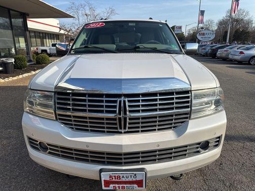 2012 Lincoln Navigator Base