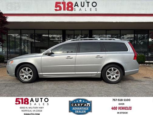 Silver Metallic 2009 Volvo V70 3.2