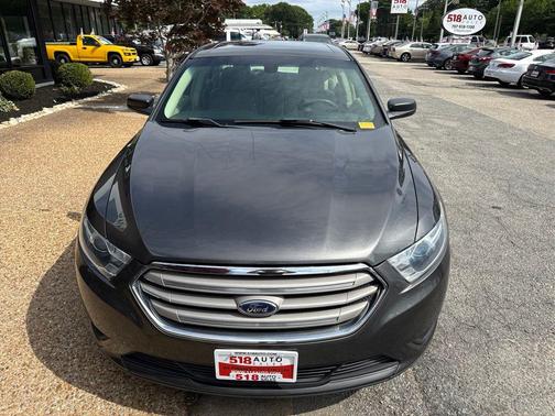 Magnetic 2017 Ford Taurus SE