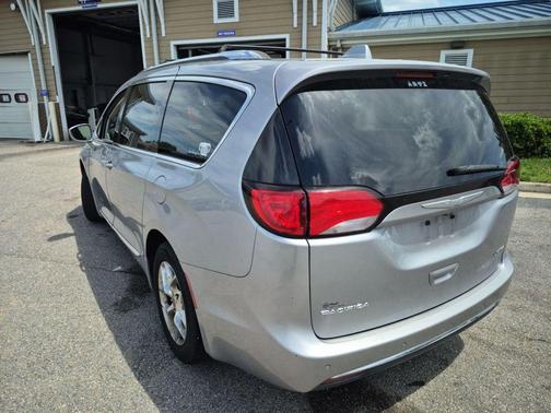 Billet Silver Metallic 2017 Chrysler Pacifica Limited