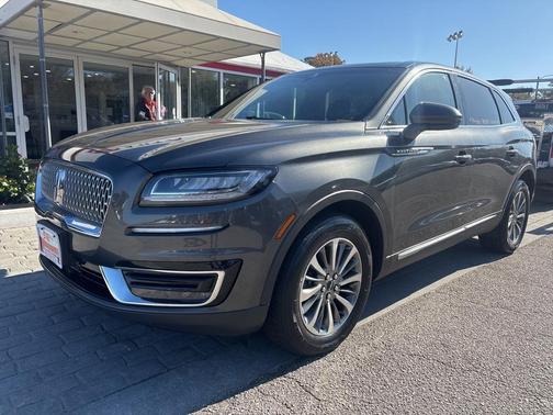 2019 Lincoln Nautilus Select