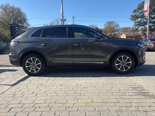 2019 Lincoln Nautilus Select