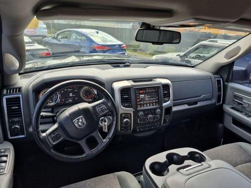 Brilliant Black Crystal Pearlcoat 2017 RAM 1500 Big Horn