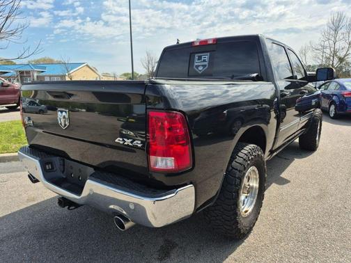 Brilliant Black Crystal Pearlcoat 2017 RAM 1500 Big Horn