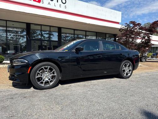 Pitch Black 2015 Dodge Charger SXT