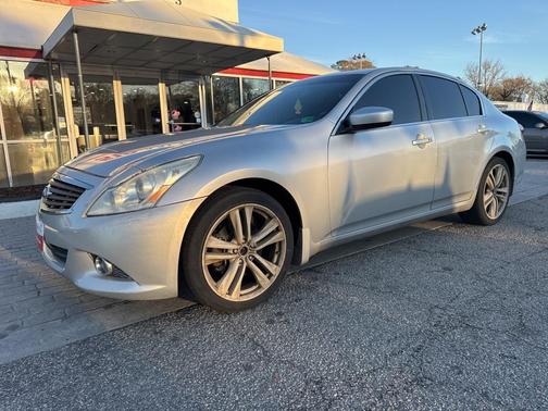 2010 INFINITI G37x Base