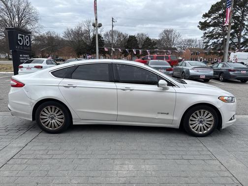 2013 Ford Fusion Hybrid SE Hybrid