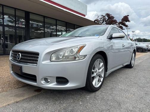 Silver Lightning Metallic 2010 Nissan Maxima SV