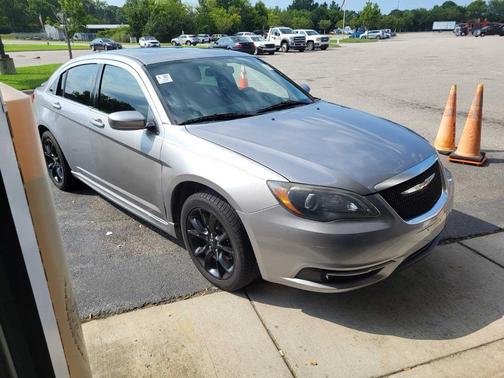 2014 Chrysler 200 Touring