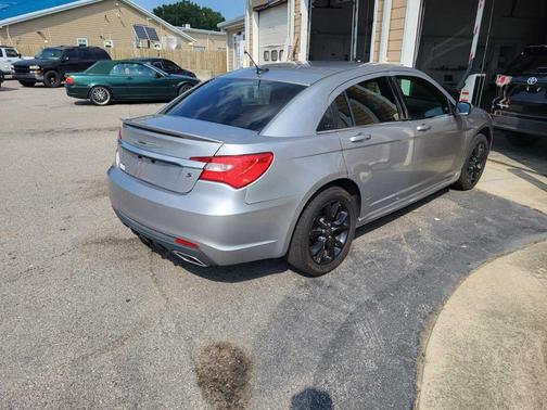 2014 Chrysler 200 Touring