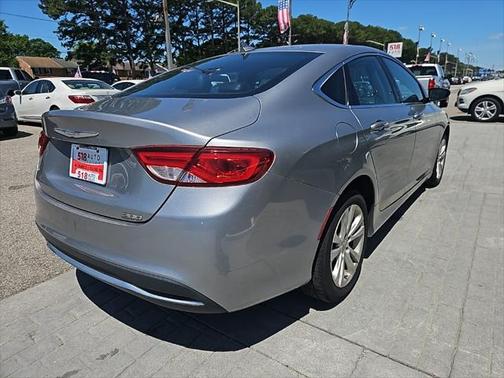 2017 Chrysler 200 Limited