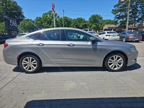 2017 Chrysler 200 Limited