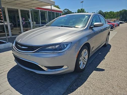 2017 Chrysler 200 Limited