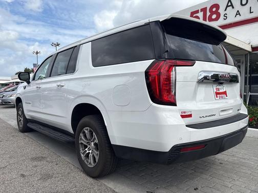 2022 GMC Yukon XL SLE