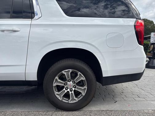 2022 GMC Yukon XL SLE