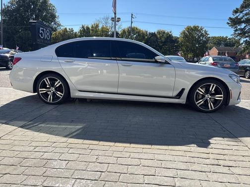 2016 BMW 740 740i