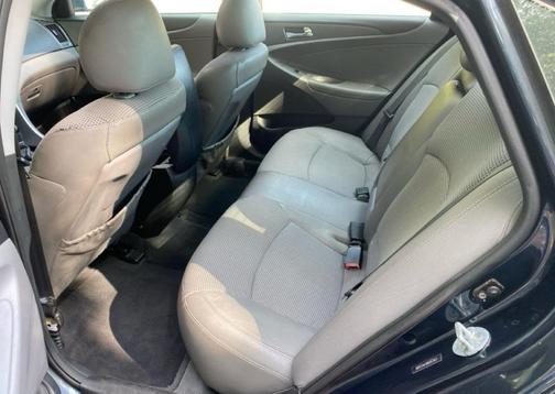 2011 Hyundai SONATA SE