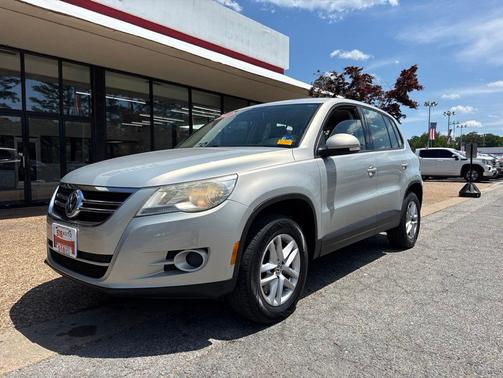 Reflex Silver Metallic 2011 Volkswagen Tiguan S