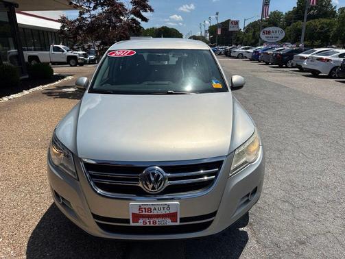 Reflex Silver Metallic 2011 Volkswagen Tiguan S
