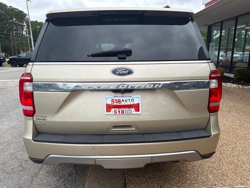 White Gold Metallic 2018 Ford Expedition XLT