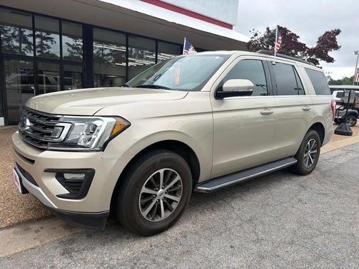 White Gold Metallic 2018 Ford Expedition XLT