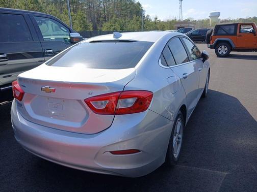 Silver Ice Metallic 2016 Chevrolet Cruze LT Auto