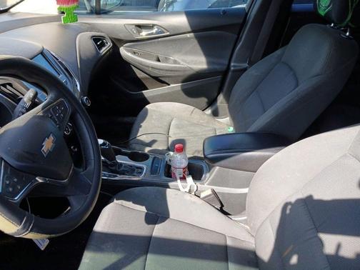 Silver Ice Metallic 2016 Chevrolet Cruze LT Auto