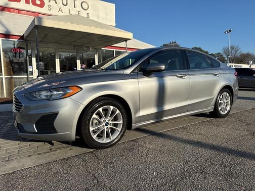 2020 Ford Fusion SE