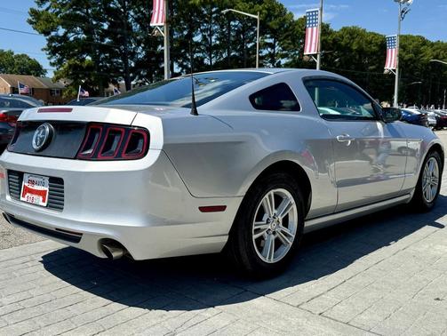 2014 Ford Mustang V6