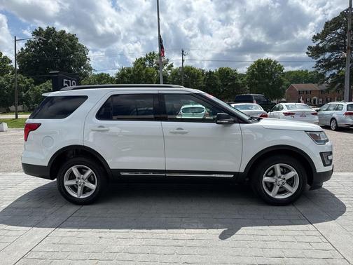 Oxford White 2016 Ford Explorer XLT