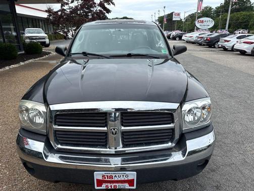 Black 2005 Dodge Dakota SLT Quad Cab