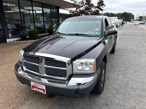 Black 2005 Dodge Dakota SLT Quad Cab