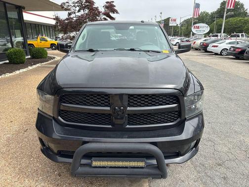 Brilliant Black Crystal Pearlcoat 2016 RAM 1500 Tradesman/Express
