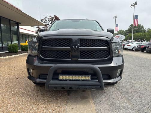 Brilliant Black Crystal Pearlcoat 2016 RAM 1500 Tradesman/Express