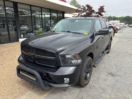 Brilliant Black Crystal Pearlcoat 2016 RAM 1500 Tradesman/Express