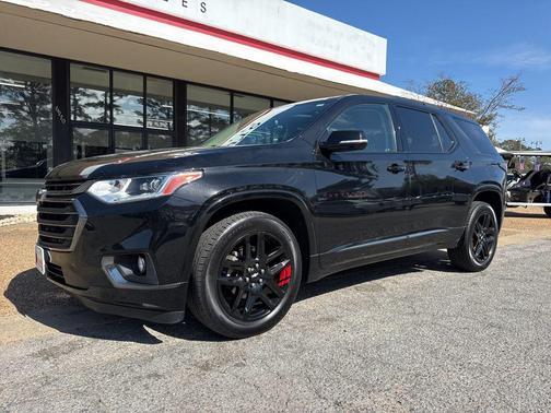Mosaic Black Metallic 2020 Chevrolet Traverse Premier