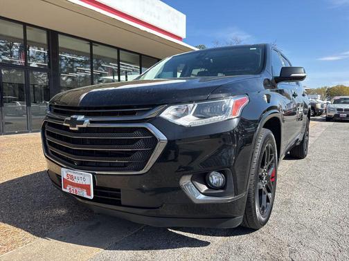 Mosaic Black Metallic 2020 Chevrolet Traverse Premier