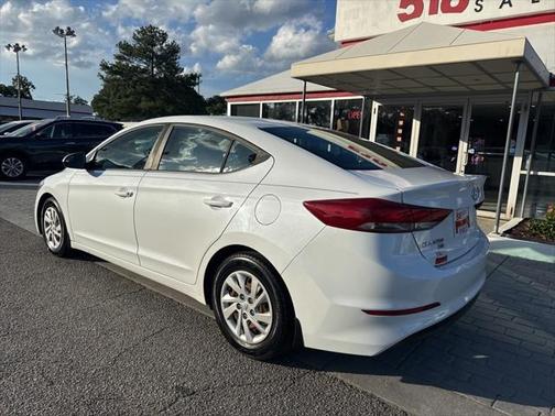 2018 Hyundai ELANTRA SE