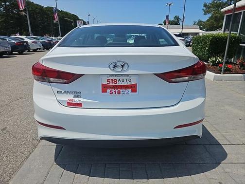 2018 Hyundai ELANTRA SE