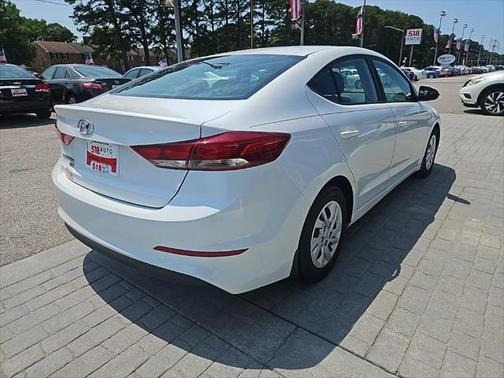 2018 Hyundai ELANTRA SE