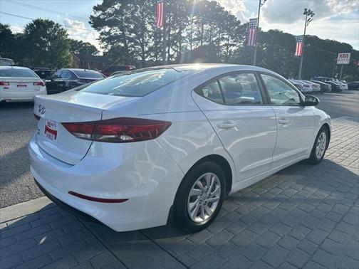 2018 Hyundai ELANTRA SE