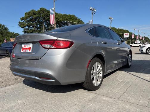 2017 Chrysler 200 Limited