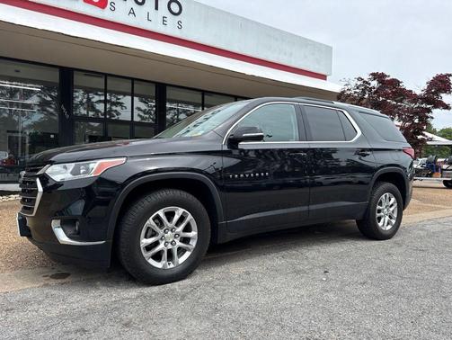Black Metallic 2018 Chevrolet Traverse LT Cloth