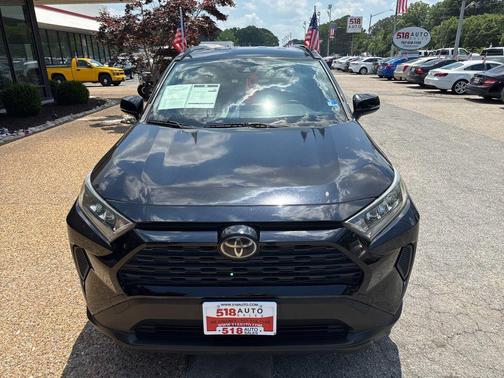 Midnight Black/Ice Edge Roof 2019 Toyota RAV4 LE
