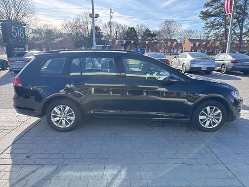 2016 Volkswagen Golf SportWagen TSI S 4-Door