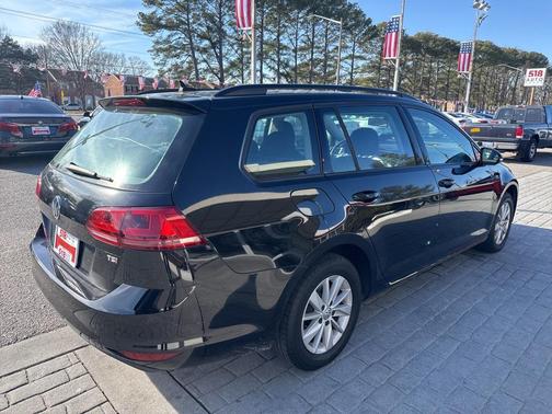 2016 Volkswagen Golf SportWagen TSI S 4-Door