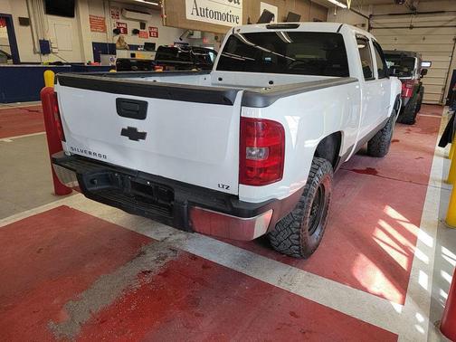 Summit White (Fleet) 2009 Chevrolet Silverado 2500 LTZ Crew Cab